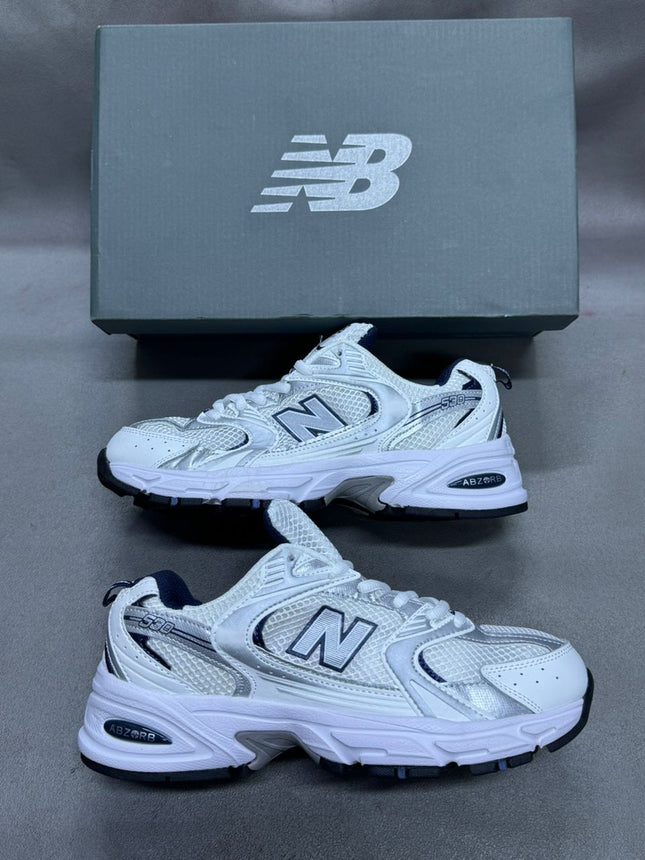New Balance 530 – Blanc/Argent/Navy