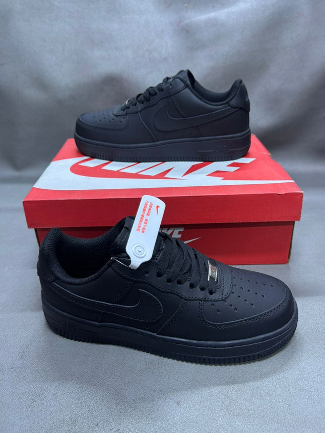 Nike Air Force 1 Low Triple Black