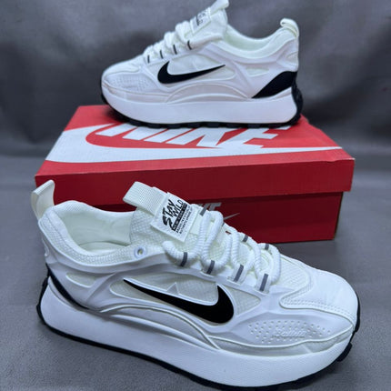 Nike Stay Wild Blanc/Noir - Semelle Noire