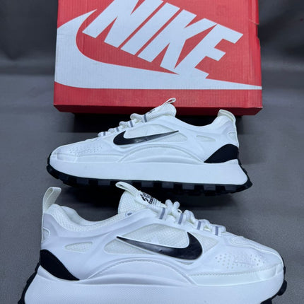Nike Stay Wild Blanc/Noir - Semelle Noire