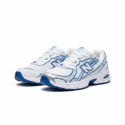 New Balance 530 Blanc Bleu – Vue 3/4 studio